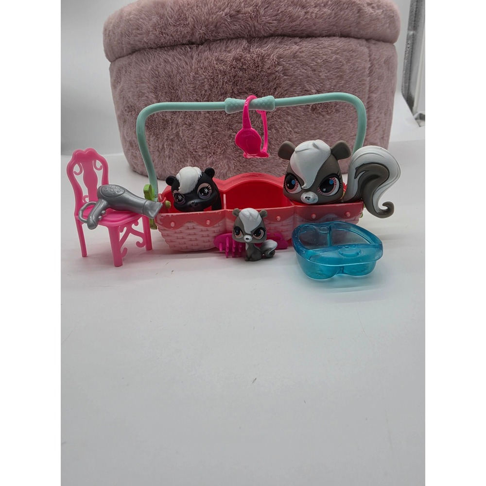 Littlest Pet Shop Skunk Family Set #85 #2694 Accessories Basket Hasbro